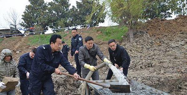 Anhui Huainan desilting of the lake bottom discovered bones and stones, take the case 16 years ago, sink